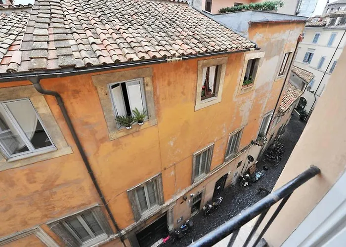 Rooftop View House Near Piazza Navona